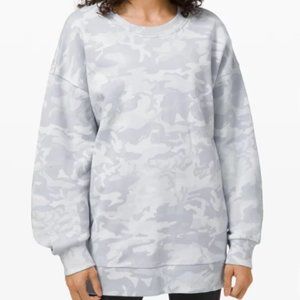 lululemon perfectly oversized crew - size 6 - white camo